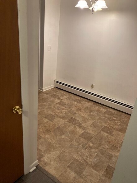 Building Photo - 2925 W Lydius St