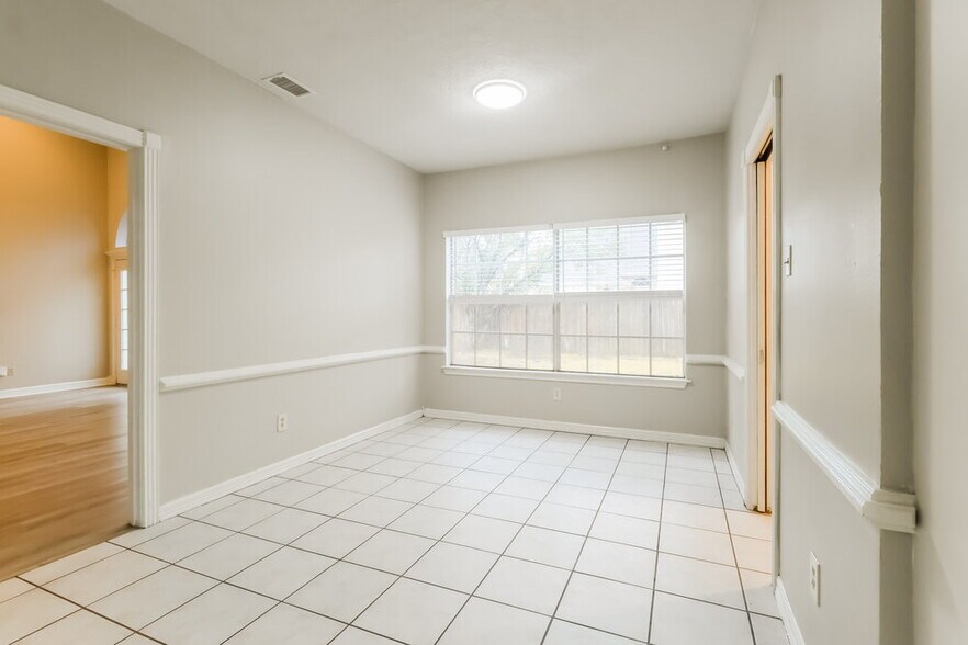 Building Photo - 3407 El James Dr