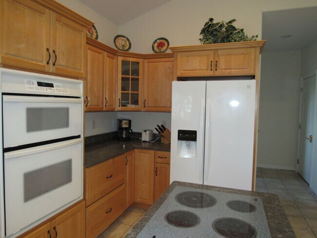 Building Photo - Osage Beach house for rent