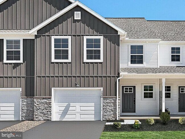 Building Photo - 7884 Briarwood Dr