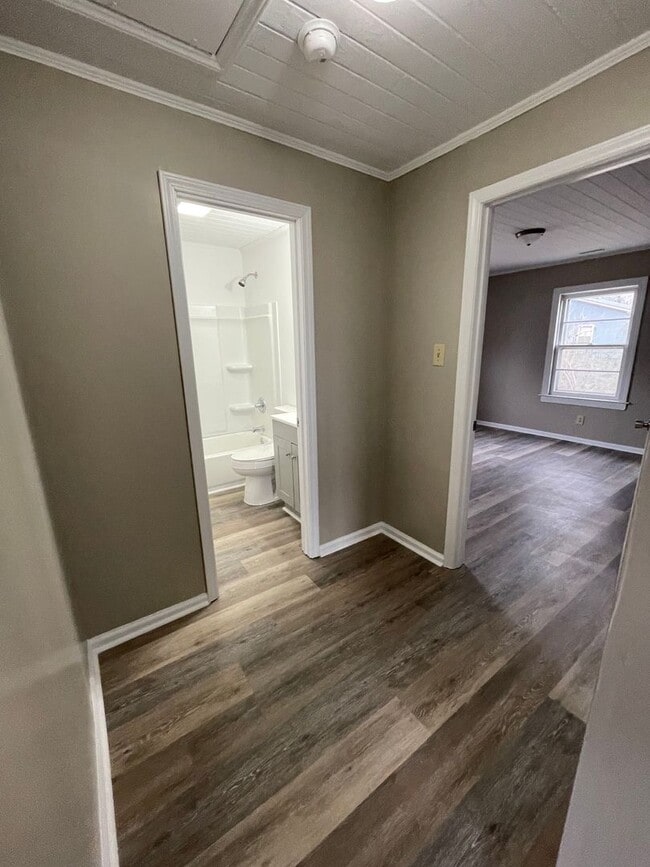 Building Photo - 1929 Black Creek Rd SE