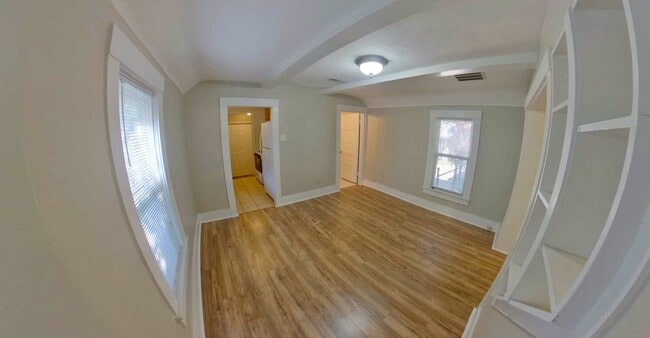 Building Photo - 3D Tour Available - Newer Flooring + Large Fenced-in Yard! Available July 3rd!