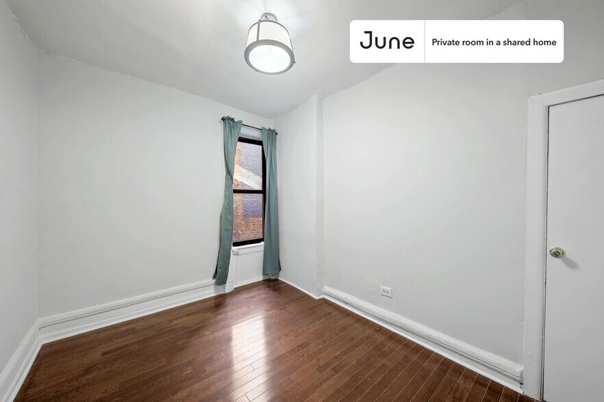 Building Photo - Room in Shared 3 bed/1 bath home