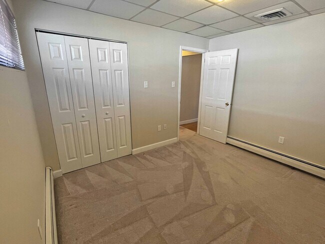 Building Photo - Three bedroom, two full bathrooms house in Enola