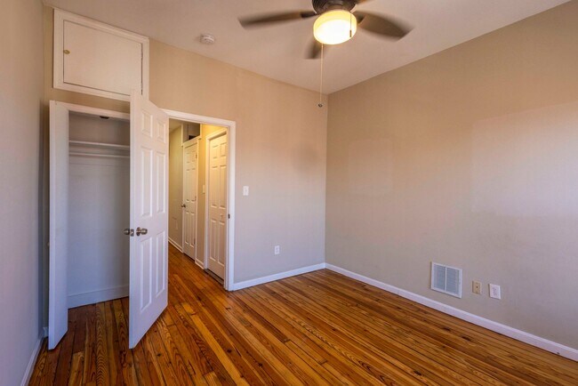 Building Photo - Charming 2BD/1BA Townhome in Patterson Park, MD!