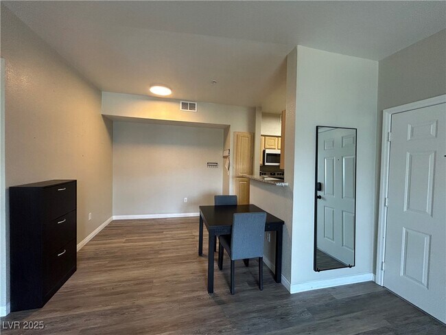 Building Photo - 6955 N Durango Dr