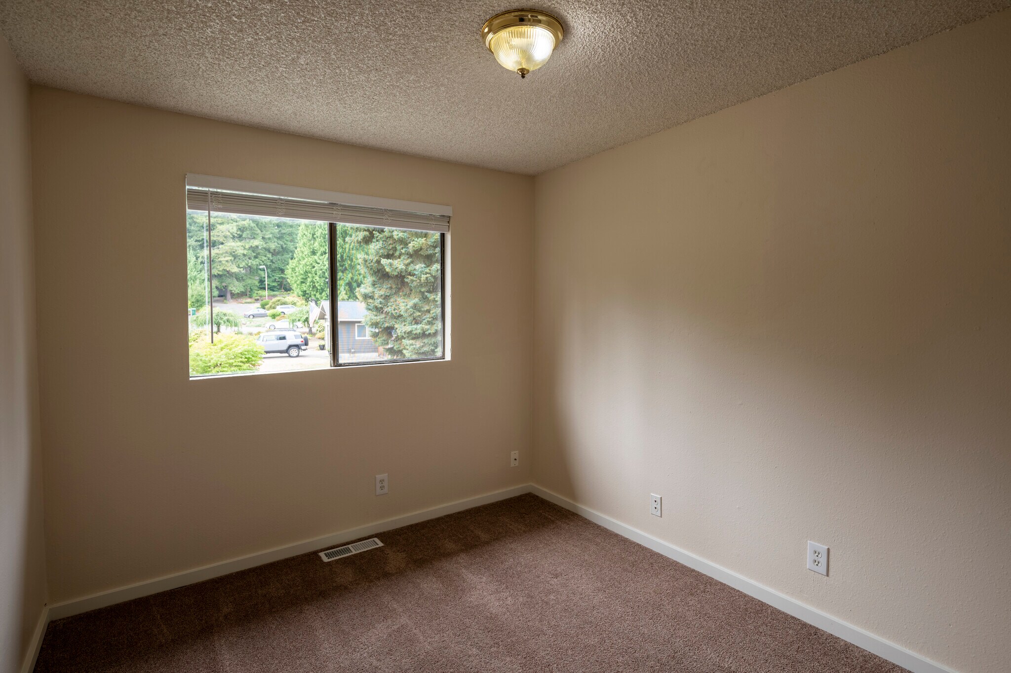 Second Left Bedroom - 10717 NE 145th Pl