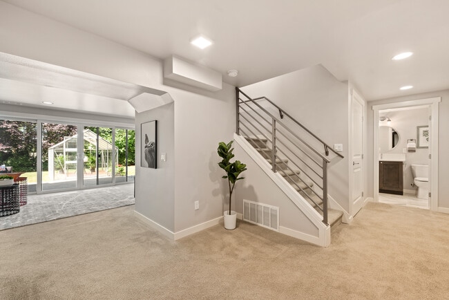 Building Photo - 6119 114th Ave NE