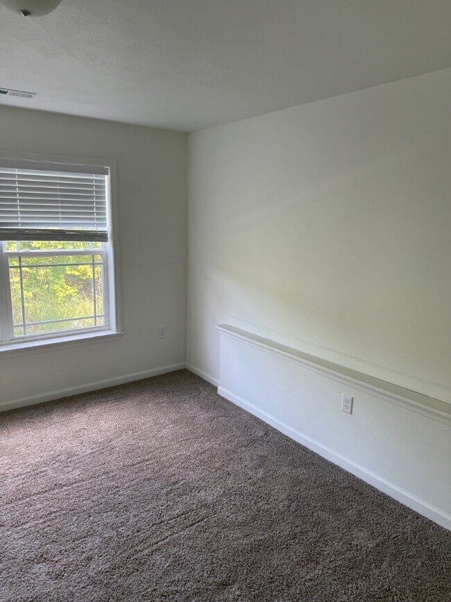 Building Photo - 204 Whispering Meadows Pkwy