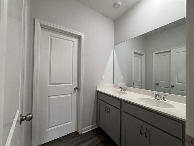 Building Photo - 2295 Whistler Wy NE