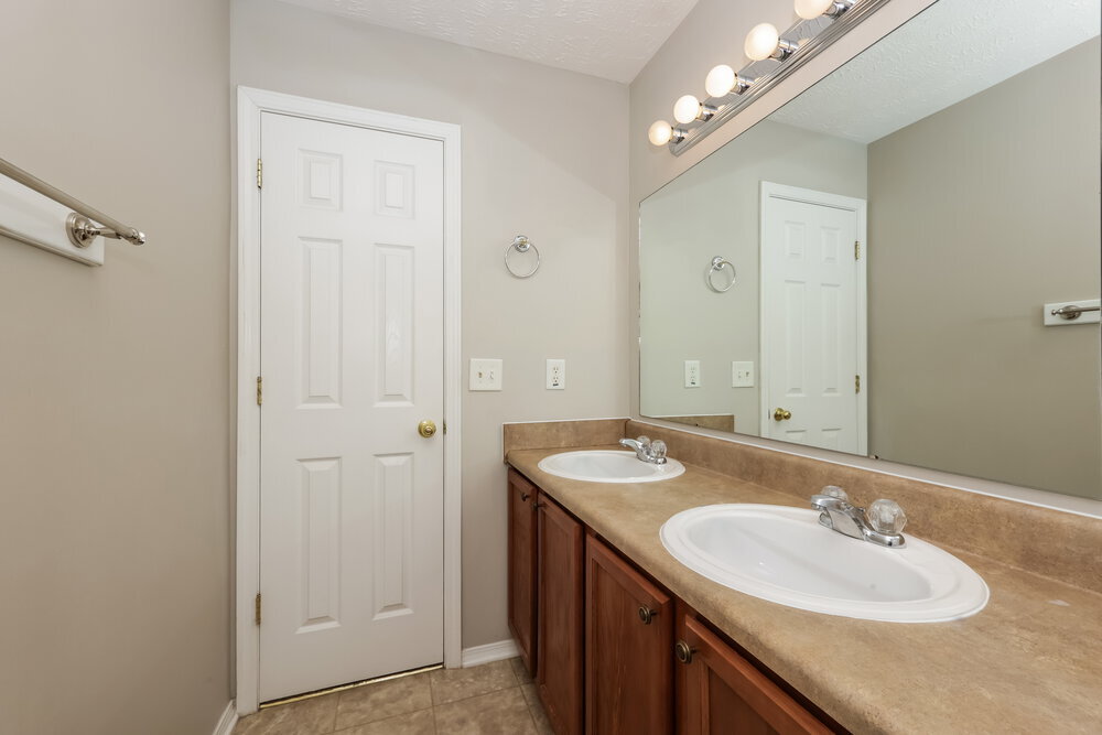 Building Photo - 2705 Sutherland Dr