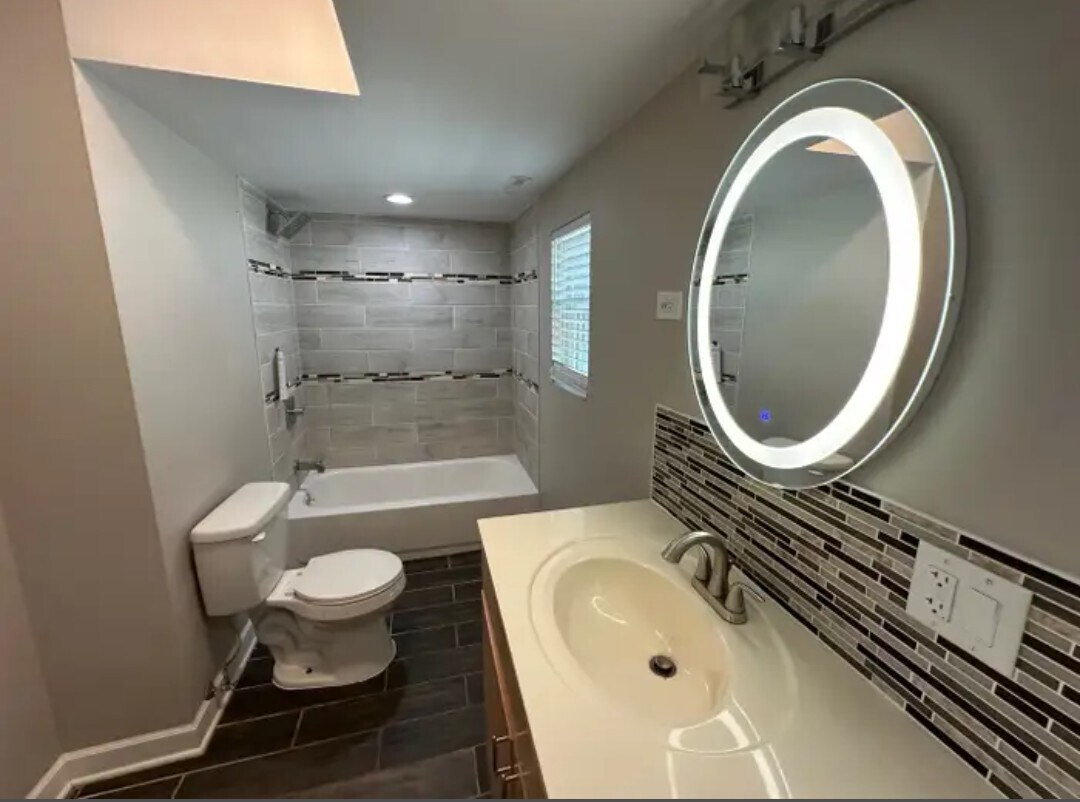 Building Photo - 149 S 14th Ave