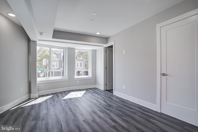 Building Photo - 540 S 52nd St