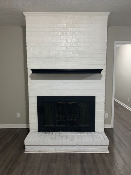 Building Photo - 651 Sarver Ave