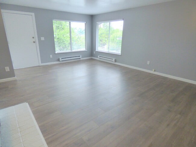 Building Photo - Charming West Seattle Rambler in the Priva...