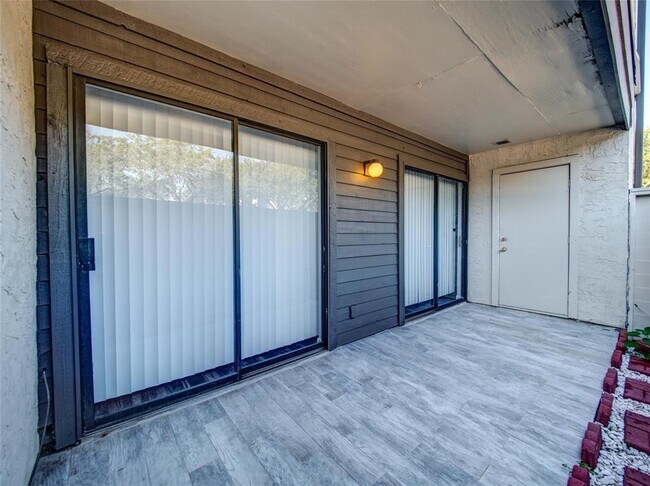 Building Photo - 3075 Walnut Bend Ln