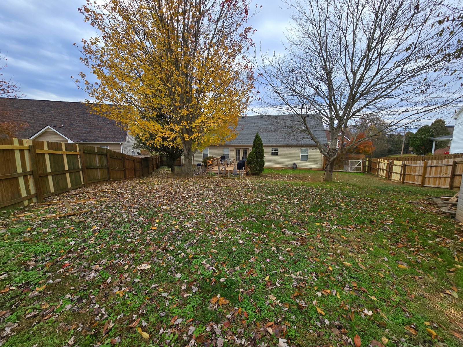 Building Photo - 594 Mountain View Dr