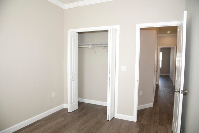 Building Photo - 1818 Stable Ln