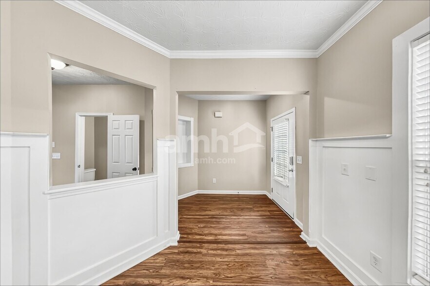 Building Photo - 304 Woodland Pass