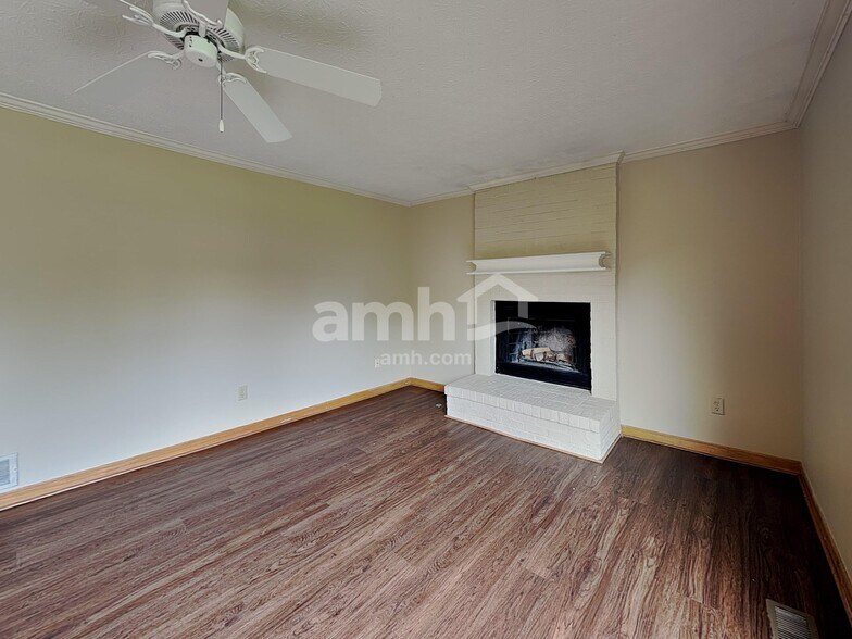 Building Photo - 7624 Harbour Town Dr