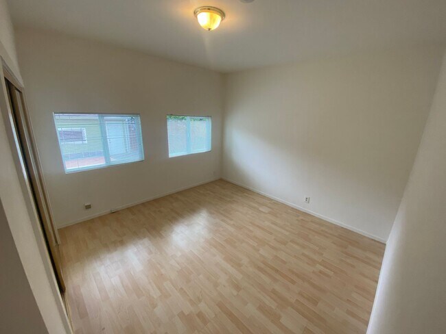 Building Photo - Charming Oakland Home in Desirable Neighborhood