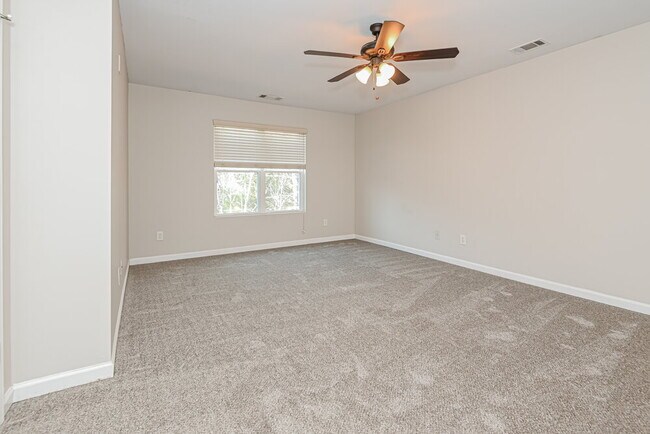 Building Photo - 94 Hood Park Dr