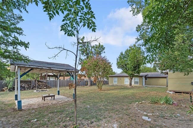 Building Photo - 3020 Great Valley Dr