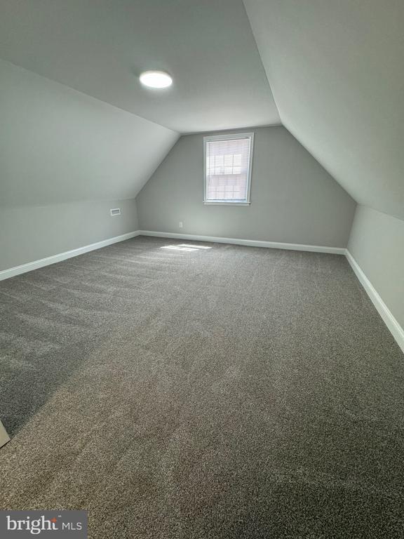 Building Photo - 40 Tinsel Rd