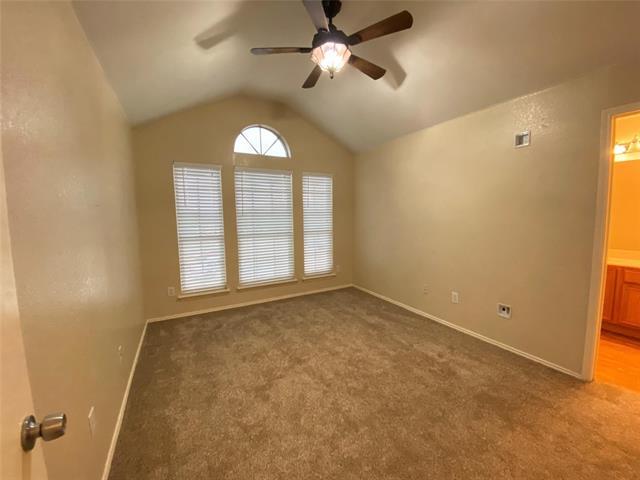 Building Photo - 550 Monarch Dr