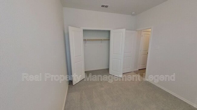 Building Photo - 8998 Fair Oaks Dr