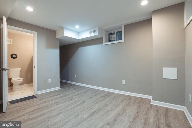 Building Photo - 701 St Dunstans Rd