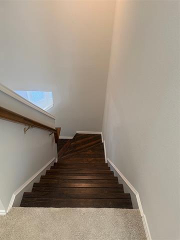 Building Photo - 2004 Golden Oak Dr