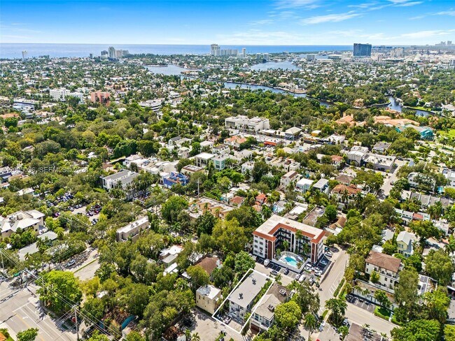 Building Photo - 1305 SE 1st St