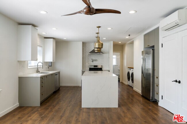 Building Photo - 3438 Garden Ave