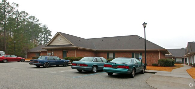 Primary Photo - Chestnut Ferry Court