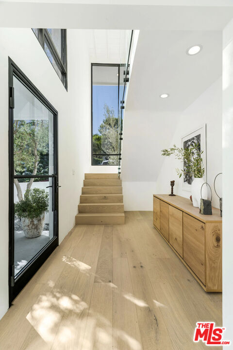 Building Photo - 2600 Zorada Dr