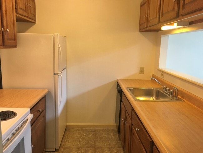 Building Photo - 521 Pine St