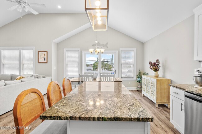 Building Photo - 1260 Pensacola Rd