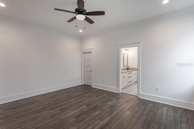 Building Photo - 1408 E Curtis St