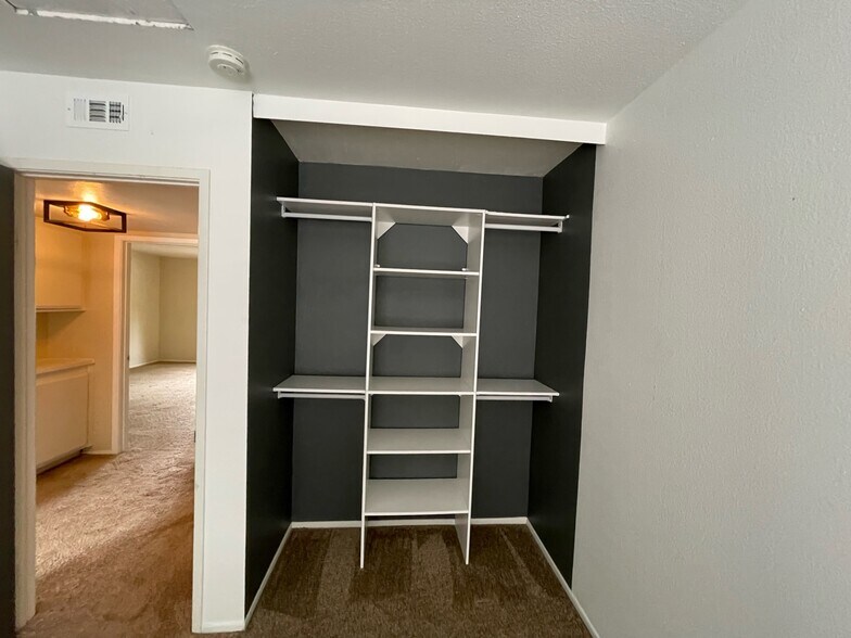 Guest bedroom closet - 2809 Via Clarez