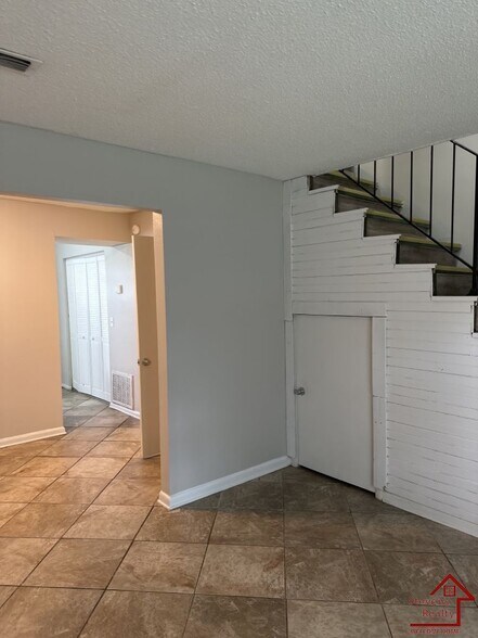 Building Photo - 4142 Willard Dr