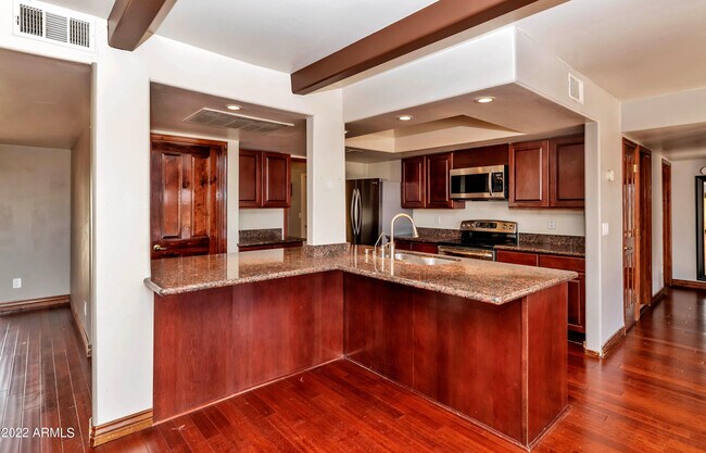 Building Photo - 15620 North 8th St