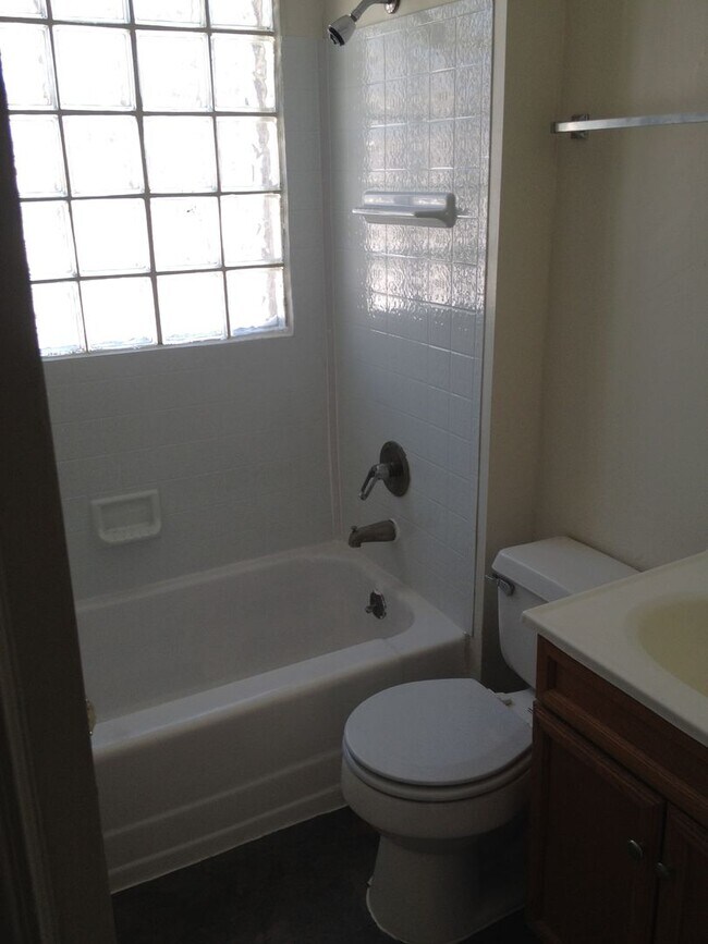 Building Photo - 501-507 S 15th Street