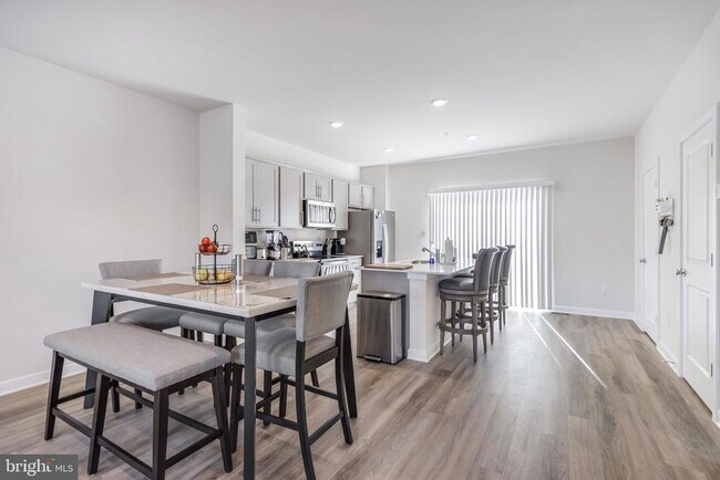 Building Photo - 345 Soft Rush Ln