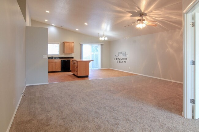 Building Photo - 4811 Cleveland Ln