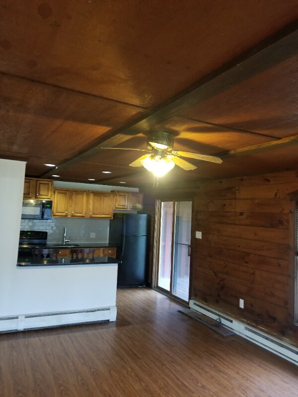 Building Photo - 204 Sellersville Dr