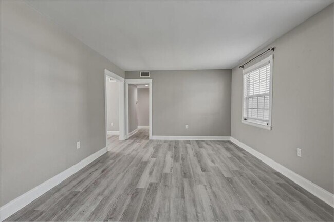 Building Photo - 214 Upham St