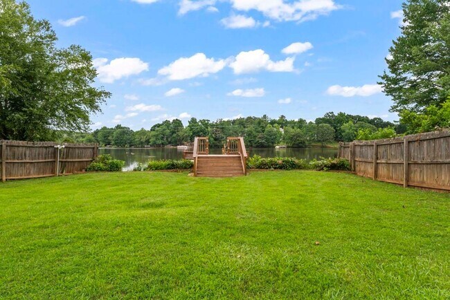Building Photo - 3 Bedrooms 2 baths in McDonough on 1 acre waterfront backyard with private dock.