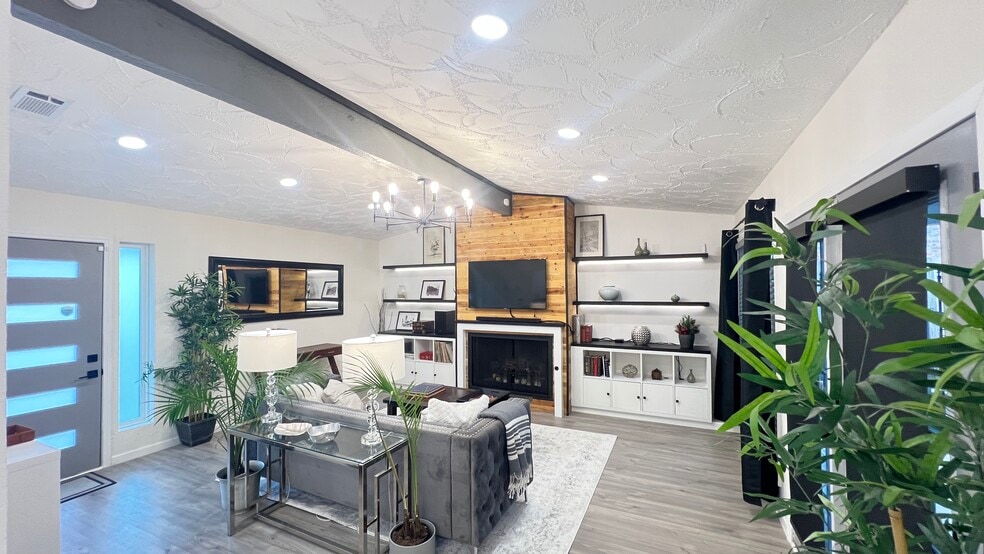 Living Room - 2604 Nelwin Pl