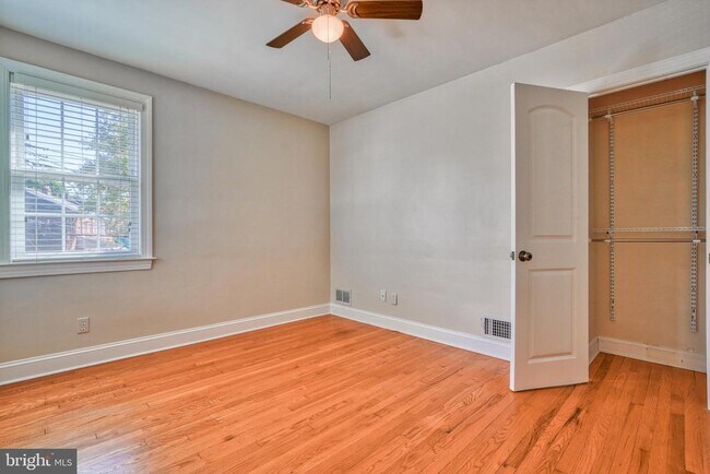 Building Photo - 6473 Blenheim Rd